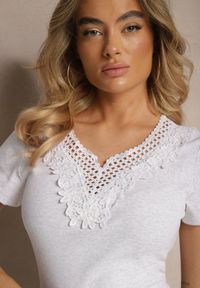 Renee - Jasnoszary Bawełniany T-shirt z Koronkową Wstawką Rasinea. Okazja: na co dzień, do pracy. Kolor: szary. Materiał: bawełna, koronka. Styl: klasyczny, casual #3