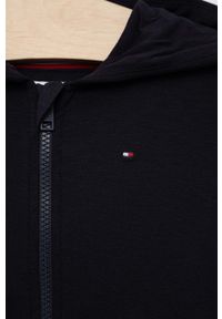 TOMMY HILFIGER - Tommy Hilfiger bluza dziecięca kolor granatowy z kapturem z aplikacją. Typ kołnierza: kaptur. Kolor: niebieski. Materiał: materiał. Wzór: aplikacja #3
