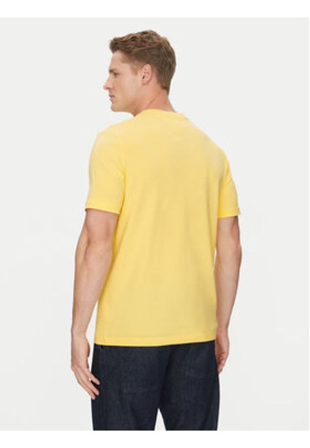 TOMMY HILFIGER - Tommy Hilfiger T-Shirt Center Stack MW0MW38621 Żółty Regular Fit. Kolor: żółty. Materiał: bawełna