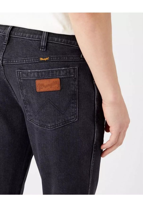 Wrangler - WRANGLER LARSTON MĘSKIE SPODNIE JEANSOWE JEANSY AUTHENTIC BLACK W18S8912V 112324512