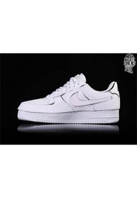 Buty do chodzenia męskie Nike Air Force 1 Low Cosmic Clay. Zapięcie: sznurówki. Kolor: biały. Materiał: guma, materiał, skóra, syntetyk. Szerokość cholewki: normalna. Model: Nike Air Force. Sport: turystyka piesza