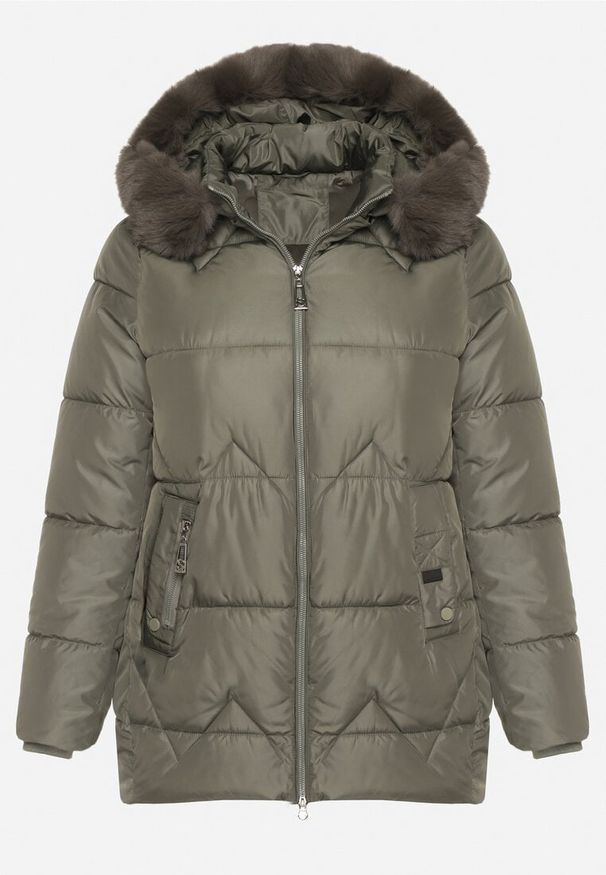 Born2be - Zielona Pikowana Kurtka z Kapturem z Futerkiem Tevea. Okazja: na spotkanie biznesowe, do pracy, na spacer. Typ kołnierza: kaptur. Kolekcja: plus size. Kolor: zielony. Materiał: futro. Styl: klasyczny, biznesowy, elegancki