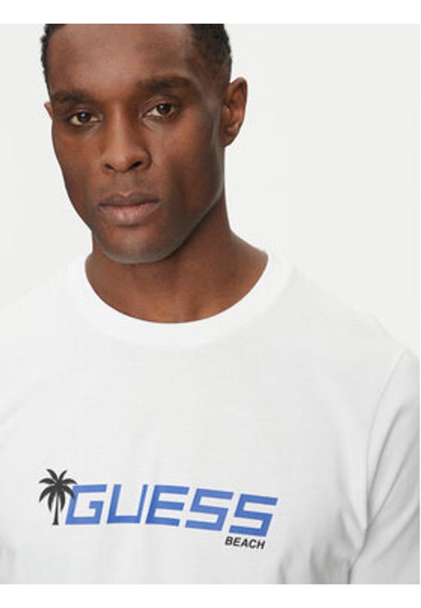 Guess T-Shirt F5GI06 I3Z14 Biały Regular Fit. Kolor: biały. Materiał: bawełna