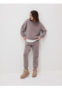 Reserved - Bluza z modalem - brązowy. Kolor: brązowy. Materiał: dzianina #1