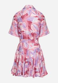 Born2be - Fioletowo-Różowa Sukienka Rozkloszowana z Falbankami i Paskiem Aquamar. Okazja: na co dzień, na randkę, na spacer. Typ kołnierza: kołnierz z falbankami. Kolor: fioletowy. Typ sukienki: rozkloszowane, proste. Styl: klasyczny, casual, elegancki #3