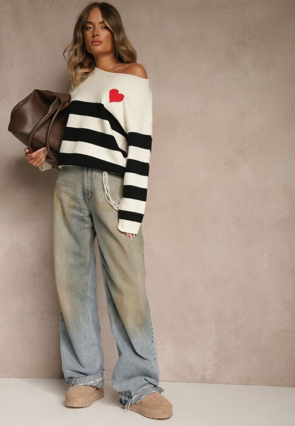 Renee - Jasnobeżowy Prosty Sweter z Domieszką Kaszmiru Zdobiony Wzorem w Pasy Tarvane. Okazja: na co dzień. Kolor: beżowy. Materiał: kaszmir. Wzór: aplikacja. Styl: casual