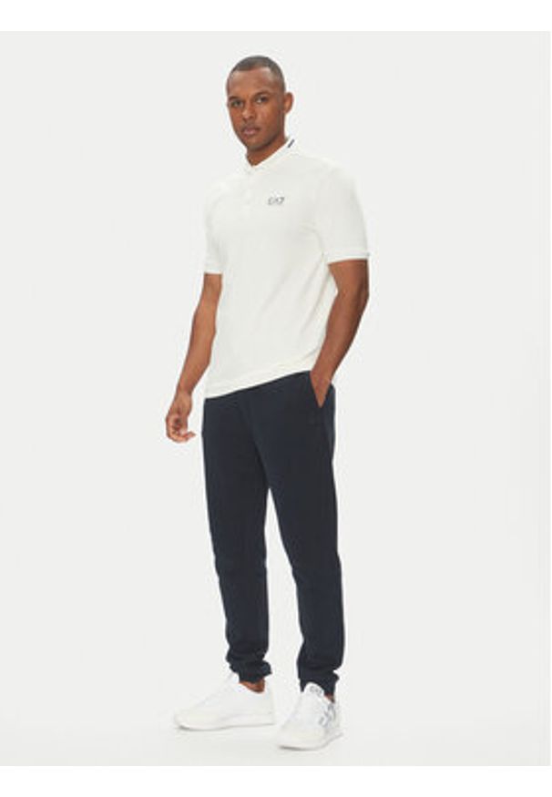 EA7 Emporio Armani Polo 7M000183 AF13511 U0005 Biały Regular Fit. Typ kołnierza: polo. Kolor: biały. Materiał: bawełna