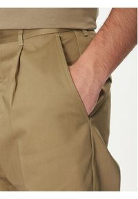 AMI PARIS - AMI Paris Spodnie materiałowe HTR121.CO0103 Khaki Oversize. Kolor: brązowy. Materiał: bawełna #3