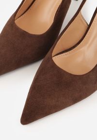 Born2be - Brązowe Sandały na Szpilce z Odkrytą Piętą Nevilianae. Okazja: na co dzień. Zapięcie: sprzączka. Kolor: brązowy. Materiał: jeans. Obcas: na szpilce. Styl: casual, klasyczny #9