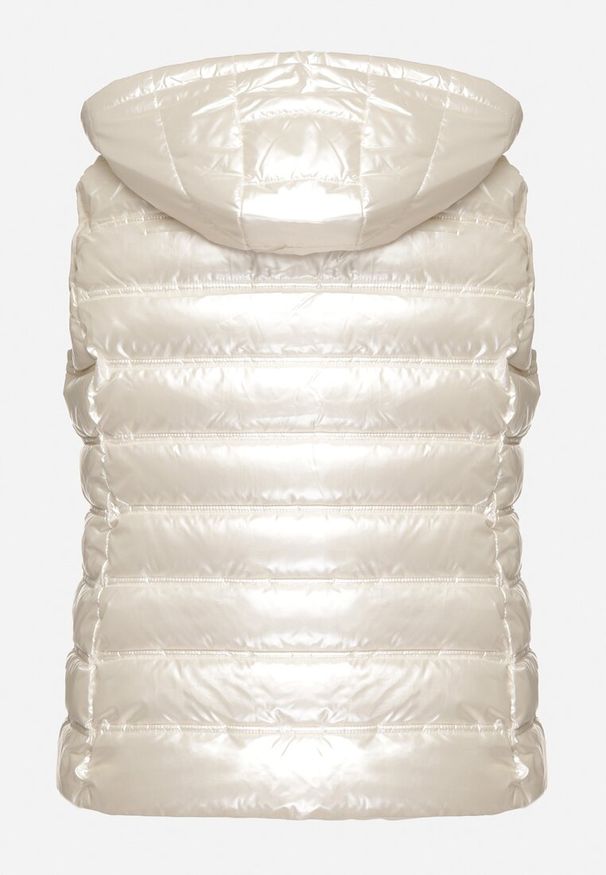 Born2be - Biała Kamizelka z Odpinanym Kapturem i Pikowaniem Zinnethira. Okazja: na co dzień. Kolor: biały. Materiał: jeans. Styl: elegancki, casual