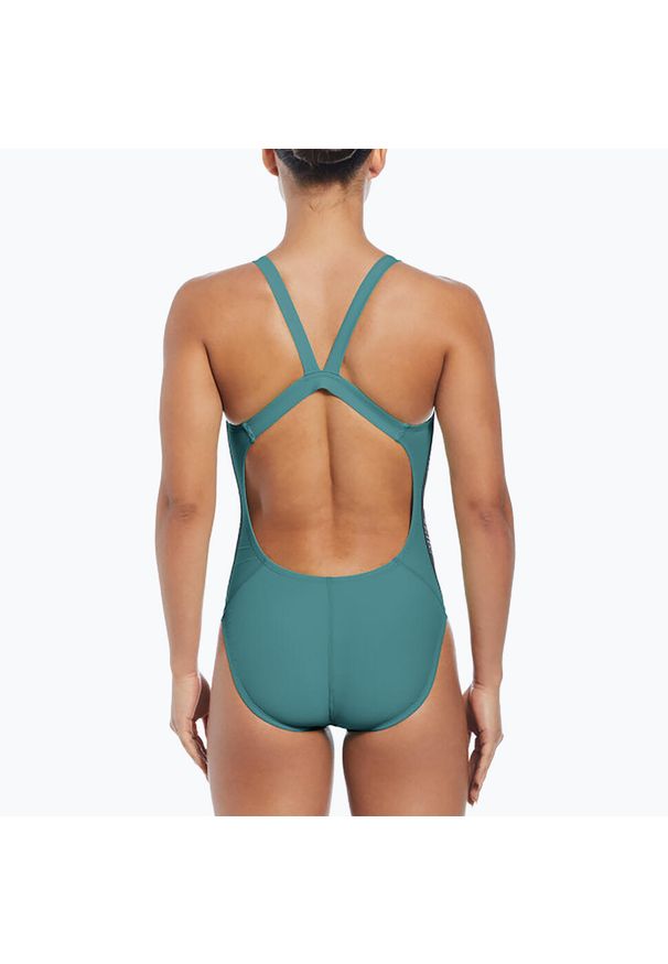 Nike Swim - Strój pływacki jednoczęściowy damski Nike Logo Tape Fastback. Kolor: zielony