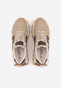 Renee - Beżowe Zamszowe Sneakersy na Platformie z Geometrycznym Wzorem Tarbelle. Okazja: na co dzień. Kolor: beżowy. Materiał: zamsz. Wzór: geometria. Obcas: na platformie #6