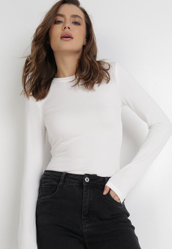 Born2be - Białe Body Maerane. Kolor: biały. Materiał: jeans. Długość rękawa: długi rękaw. Długość: długie. Styl: klasyczny