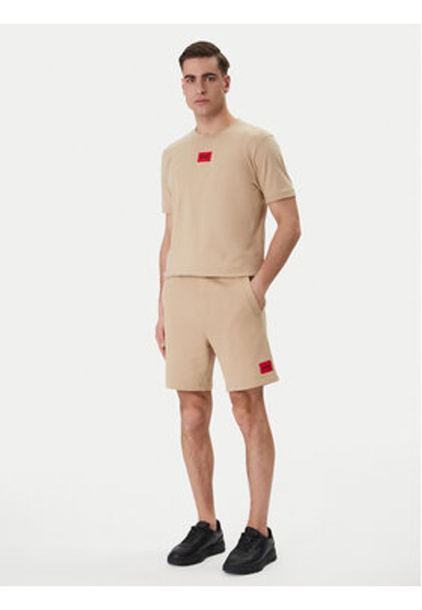 Hugo - HUGO T-Shirt Diragolino212 50447978 Beżowy Regular Fit. Kolor: beżowy. Materiał: bawełna