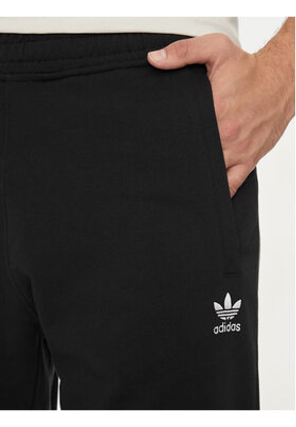 Adidas - adidas Spodnie dresowe Trefoil Essentials IX7683 Czarny Regular Fit. Kolor: czarny. Materiał: bawełna
