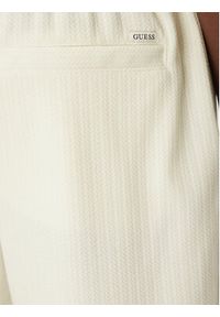 Guess Szorty sportowe M5GD41 KCRY0 Écru Regular Fit. Materiał: syntetyk. Styl: sportowy #4