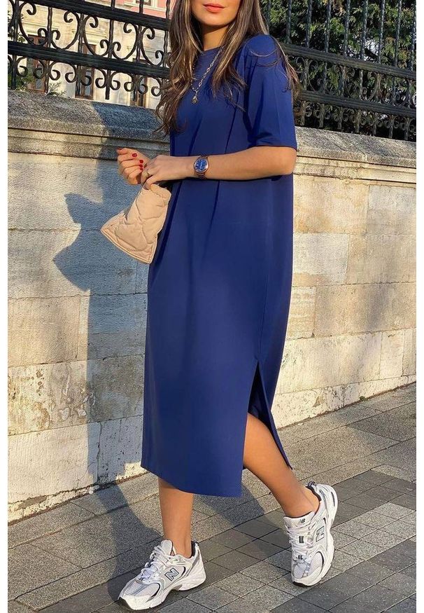 IVET - Sukienka MELSINA NAVY. Okazja: na co dzień. Kolor: niebieski. Materiał: materiał. Styl: casual. Długość: midi