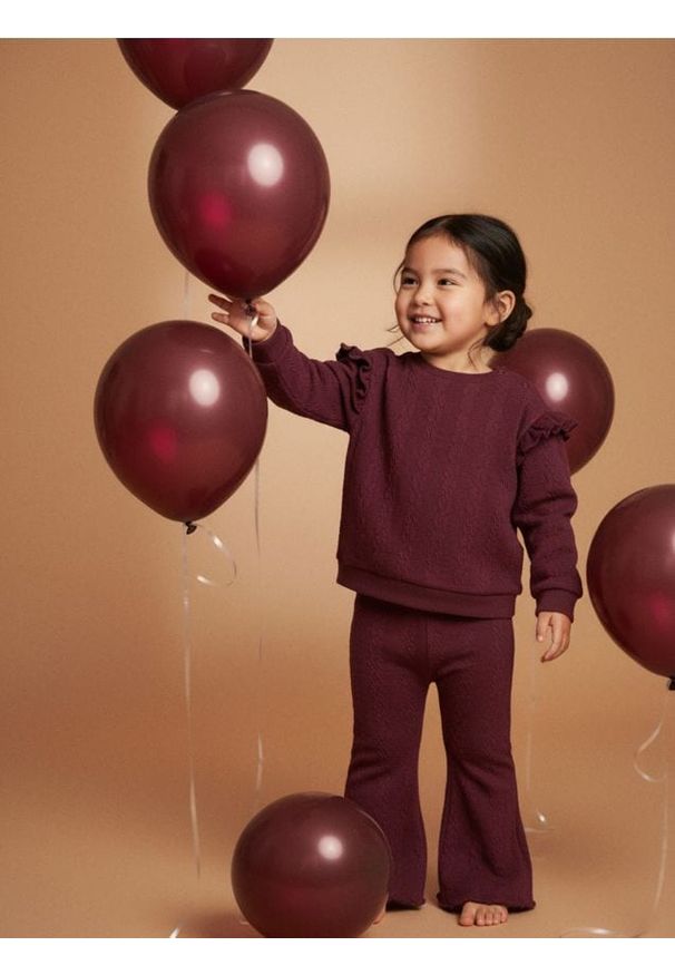 Sinsay - Bluza z falbankami o warkoczowym splocie - bordowy. Typ kołnierza: kołnierz z falbankami. Kolor: czerwony. Wzór: ze splotem