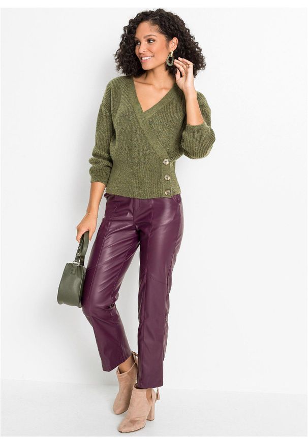 bonprix - Sweter oversize z dekoltem kopertowym. Typ kołnierza: dekolt kopertowy. Kolor: zielony