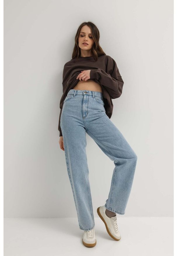 Marsala - Spodnie typu relaxed fit w kolorze CLASSIC BLUE JEANS - MILES LONG-M. Okazja: na co dzień. Kolor: niebieski. Materiał: jeans. Długość: długie. Styl: casual, elegancki