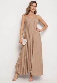 Born2be - Ciemnobeżowa Rozkloszowana Sukienka z Wiskozy z Cyrkoniami Ellitana. Okazja: na co dzień. Kolor: beżowy. Materiał: wiskoza. Sezon: lato. Styl: elegancki, casual, klasyczny #7