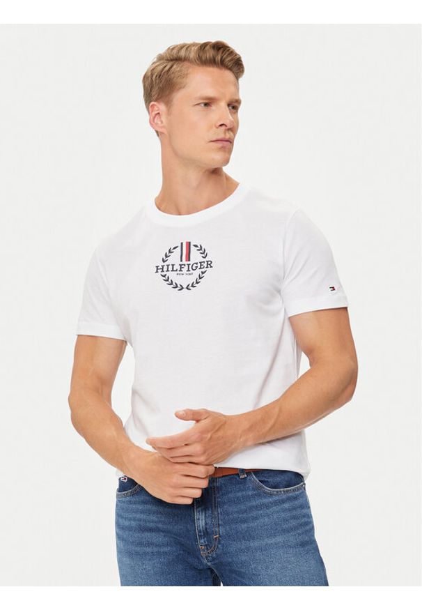 TOMMY HILFIGER - Tommy Hilfiger T-Shirt Global Stripe MW0MW34388 Biały Regular Fit. Kolor: biały. Materiał: bawełna