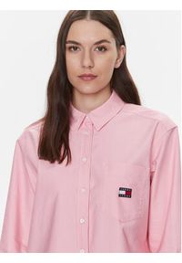 Tommy Jeans Koszula Badge Boyfriend DW0DW17351 Różowy Relaxed Fit. Kolor: różowy. Materiał: bawełna