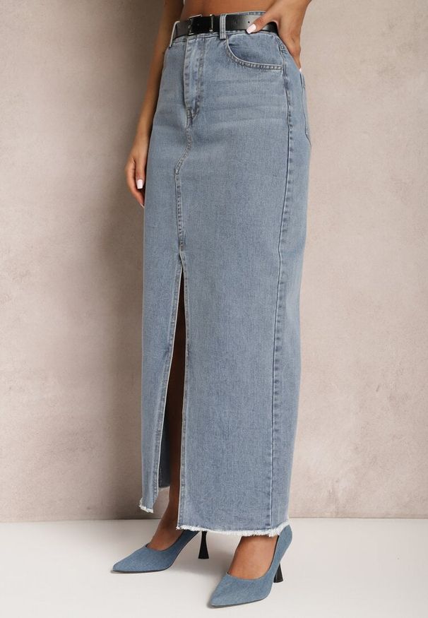 Renee - Niebieska Spódnica Jeansowa Maxi z Paskiem Mullese. Stan: podwyższony. Kolor: niebieski. Materiał: jeans. Styl: klasyczny