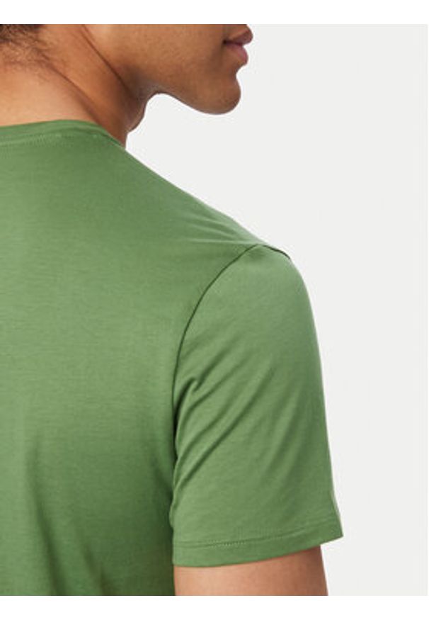 Lacoste T-Shirt TH6710 Zielony Regular Fit. Kolor: zielony. Materiał: bawełna