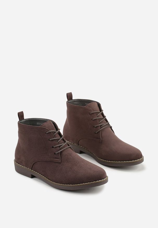 Renee - Brązowe Botki Vices o Klasycznym Fasonie Trzewików z Imitacji Zamszu Ativitta. Okazja: na co dzień. Kolor: brązowy. Materiał: zamsz. Szerokość cholewki: normalna. Styl: klasyczny