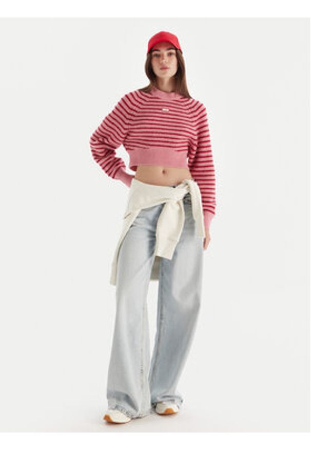 Tommy Jeans Sweter Badge DW0DW21677 Różowy Regular Fit. Kolor: różowy. Materiał: syntetyk