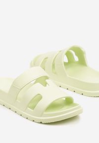Born2be - Jasnozielone Piankowe Klapki z Ozdobnymi Wycięciami Ellirida. Okazja: na plażę, na co dzień. Kolor: zielony. Sezon: lato. Styl: sportowy, casual, elegancki #3