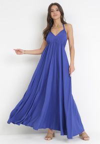 Born2be - Granatowa Rozkloszowana Sukienka Maxi z Wiązaniem na Szyi Cathenia. Kolor: niebieski. Długość: maxi #1