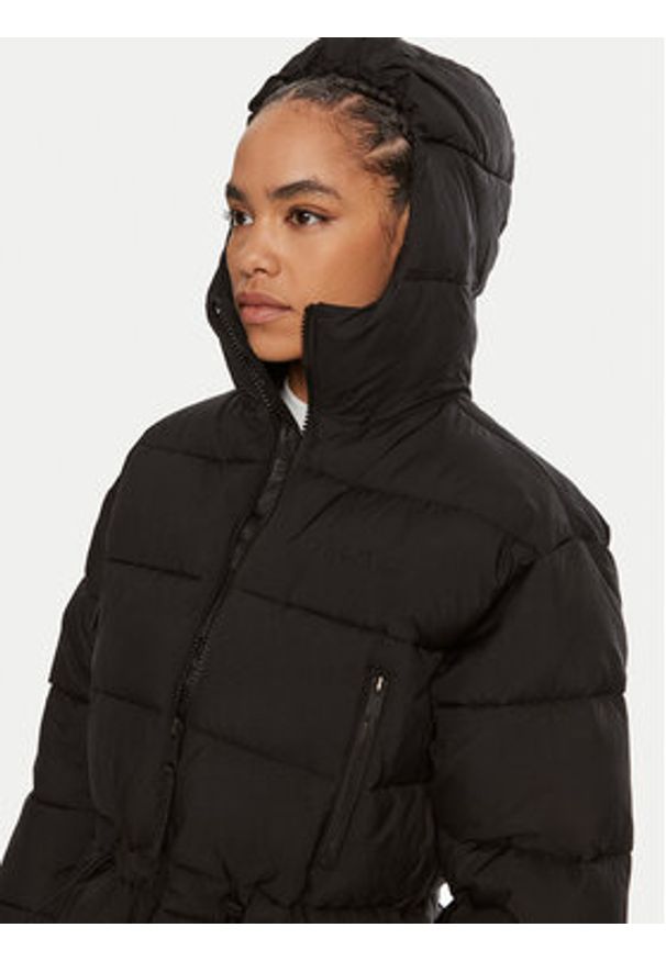 Calvin Klein Performance Kurtka zimowa 00GWF4O512 Czarny Loose Fit. Kolor: czarny. Materiał: syntetyk. Sezon: zima