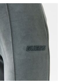 Guess Spodnie dresowe Euphemia V3RB25 KBC00 Szary Regular Fit. Kolor: szary. Materiał: syntetyk, dresówka