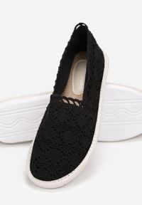 Born2be - Czarne Tenisówki Phriria. Nosek buta: okrągły. Zapięcie: bez zapięcia. Kolor: czarny. Materiał: materiał, len, koronka. Szerokość cholewki: normalna. Wzór: ażurowy, koronka. Obcas: na płaskiej podeszwie #4