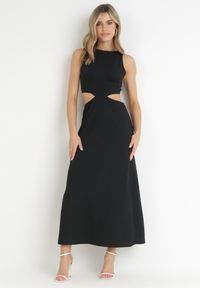Born2be - Czarna Trapezowa Sukienka Maxi z Wycięciami Amandika. Kolor: czarny. Typ sukienki: trapezowe. Długość: maxi #2