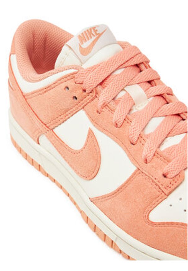 Nike Sneakersy Dunk Low HJ7673 Pomarańczowy. Kolor: pomarańczowy. Materiał: skóra