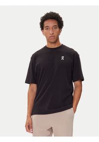On T-Shirt Club-T 1ME1005 Czarny Relaxed Fit. Kolor: czarny. Materiał: bawełna