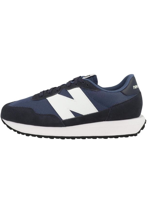 Buty do chodzenia New Balance 237. Zapięcie: sznurówki. Kolor: niebieski. Materiał: materiał, tkanina, skóra. Szerokość cholewki: normalna. Sport: turystyka piesza