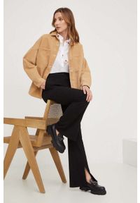 Answear Lab kurtka jeansowa damska kolor brązowy przejściowa. Kolor: brązowy. Materiał: jeans. Styl: wakacyjny #1