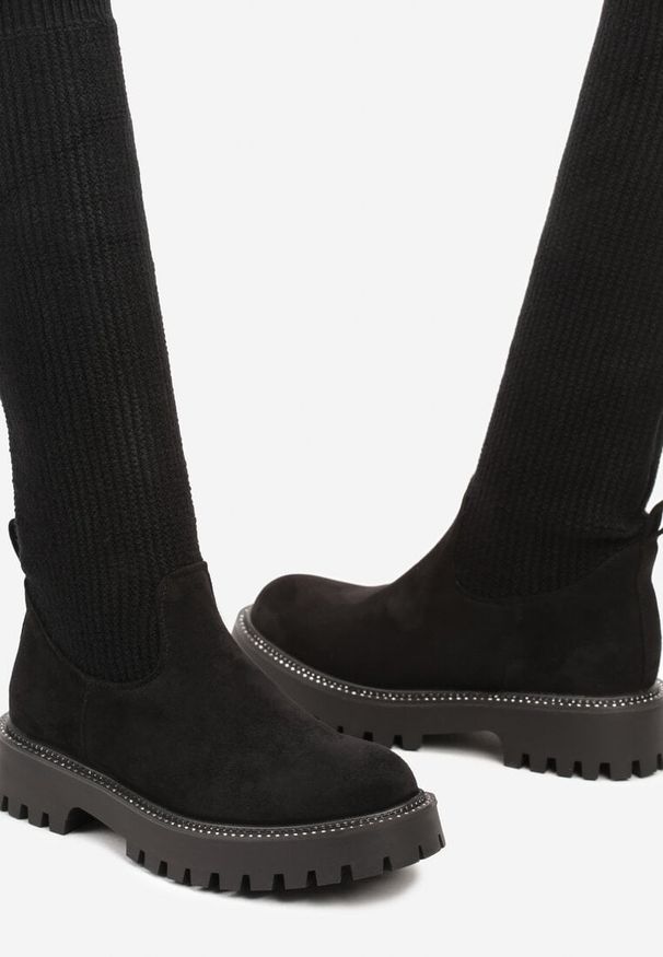 Renee - Czarne Kozaki na Platformie ze Skarpetową Cholewką Ozdobione Cyrkoniami Lerivara. Okazja: na co dzień. Kolor: czarny. Materiał: dzianina, jeans. Szerokość cholewki: normalna. Wzór: aplikacja. Obcas: na platformie. Styl: casual, elegancki, wizytowy