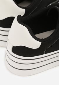 Renee - Czarne Trampki o Klasycznym Fasonie na Platformie Opheme. Okazja: na spacer, na co dzień. Kolor: czarny. Obcas: na platformie. Styl: klasyczny #8