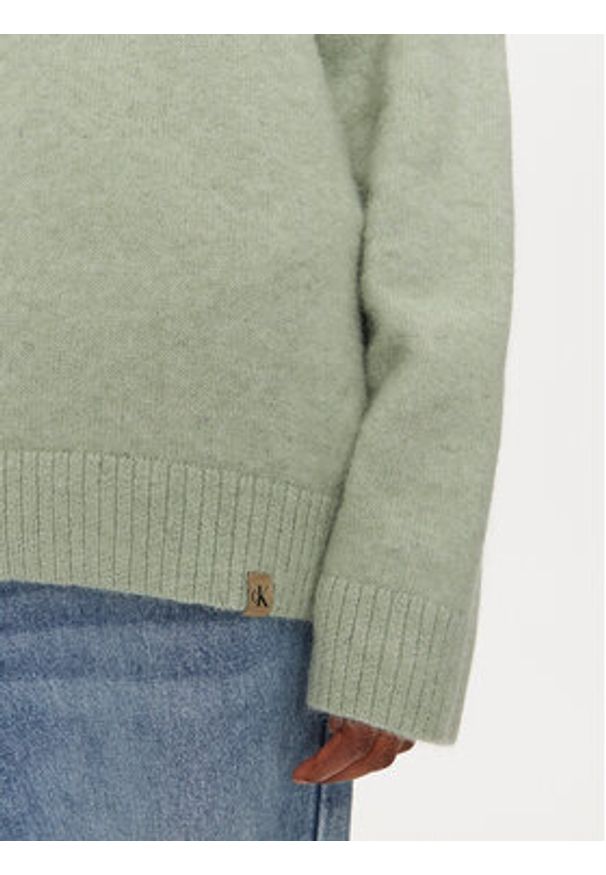 Calvin Klein Sweter J20J224636 Zielony Regular Fit. Kolor: zielony. Materiał: syntetyk