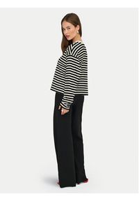 only - ONLY Bluzka Livina 15359682 Czarny Regular Fit. Kolor: czarny. Materiał: bawełna #8