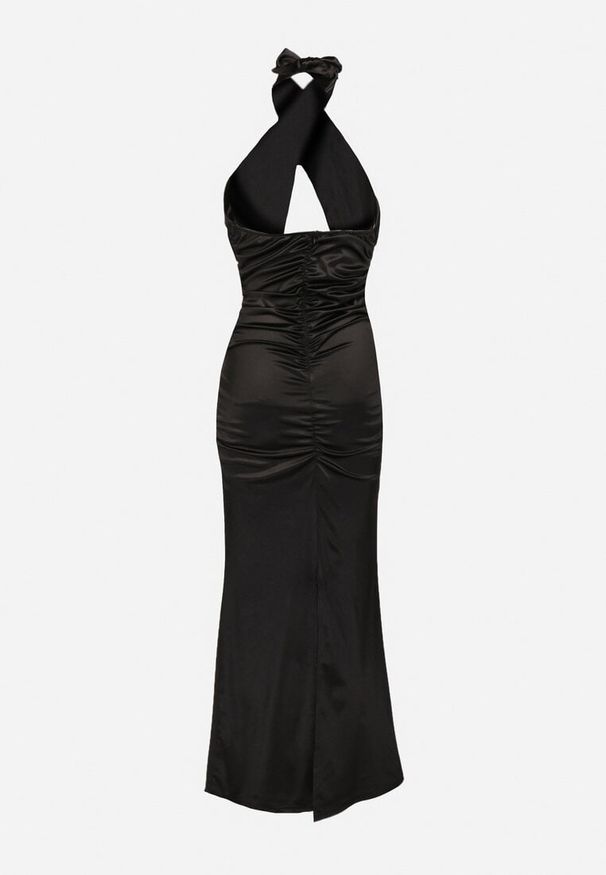 Born2be - Czarna Satynowa Sukienka Wiązana na Szyi z Wycięciem pod Biustem i Różyczką Roneza. Kolor: czarny. Materiał: satyna. Styl: elegancki