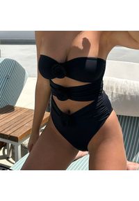 Intica - Jednoczęściowy kostium kąpielowy z florystycznym wzorem na lato Charlot. Kolor: czarny. Materiał: materiał. Wzór: kwiaty #1