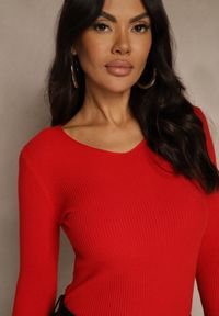 Renee - Czerwony Sweter z Bawełną z Prążkowanej Dzianiny Reisaria. Okazja: na co dzień. Kolor: czerwony. Materiał: prążkowany, bawełna, dzianina. Styl: klasyczny, casual #4