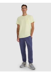 4f - 4F T-shirt regular z nadrukiem męski - oliwkowy/khaki S. Okazja: na co dzień. Kolor: brązowy, wielokolorowy, oliwkowy. Materiał: bawełna. Długość: długie. Wzór: nadruk. Styl: casual