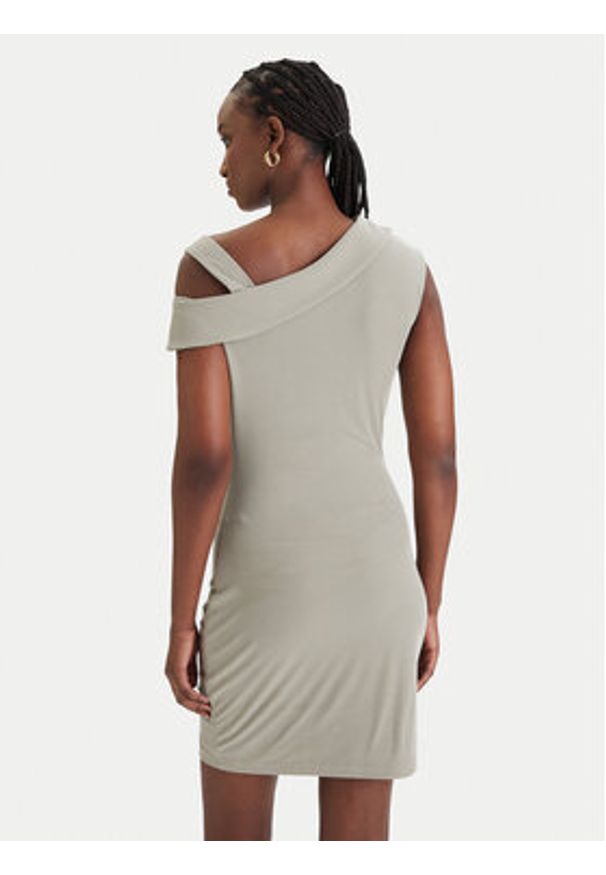 Guess Sukienka codzienna W6GK23 K3017 Khaki Regular Fit. Okazja: na co dzień. Kolor: brązowy. Materiał: syntetyk. Typ sukienki: proste. Styl: casual